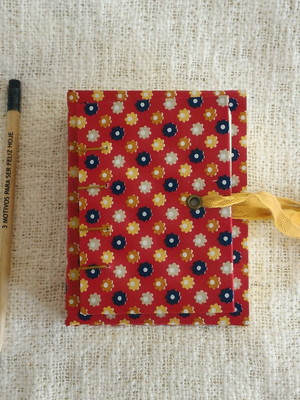 Mini caderno na caixa