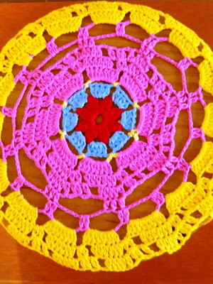 Capa de banco floral em crochet