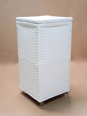 Cesto de roupa sintético com rodízios 30x30x60