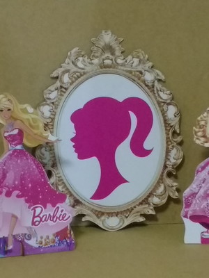 Display barbie