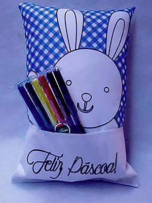 Almofada com bolsinho e desenho para pintar pascoa