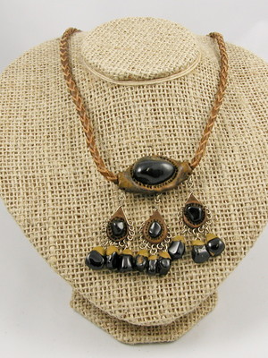 Colar de couro natural com onix