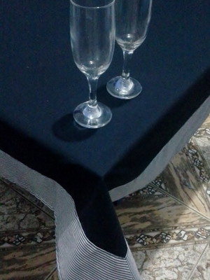 Toalha de mesa com barrado
