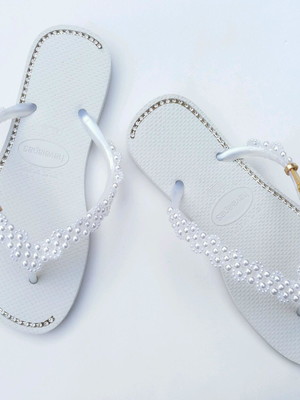 Sandálias havaianas com nome e perolas