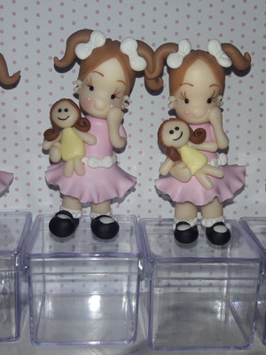 Lembrancinha menina com boneca