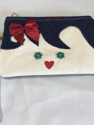 Carteira ou necessaire boneca