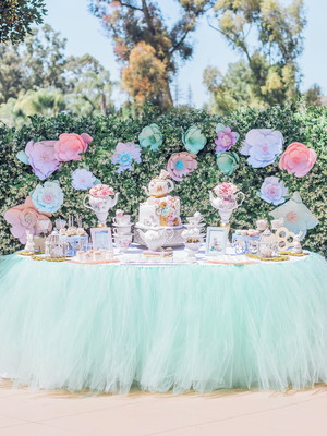 Saia de mesa de tule para festas