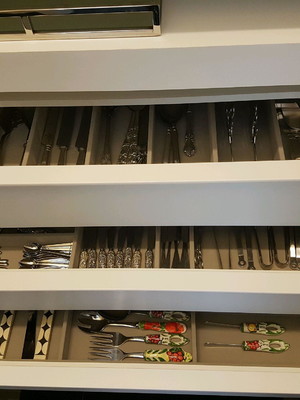 Organizador de talheres com nichos