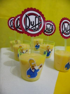 Copinho de brigadeiro com colherzinha