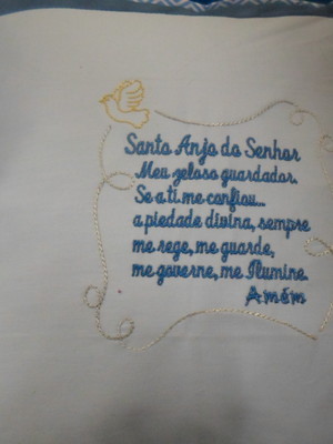 Almofada bordada com oração