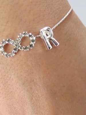 Pulseira com iniciais
