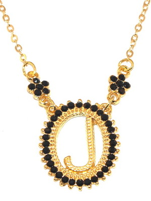 Colar com iniciais preto