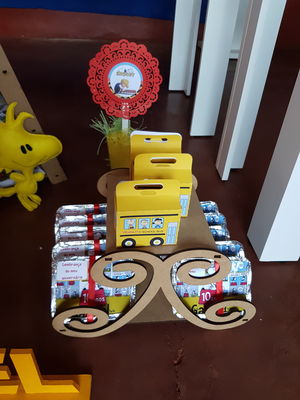 Caixa ônibus snoopy
