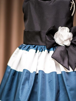 Vestido infantil listrado preto e branco