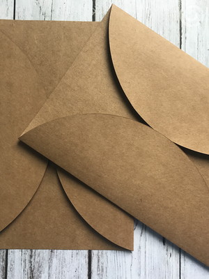 Envelope em papel kraft, meia lua aba redonda, 14x20cm evp