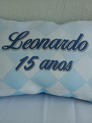 Almofada brinde 15 anos 27x18 cm