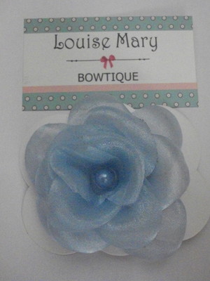 Flor em organza azul. com ou sem bico de pato.