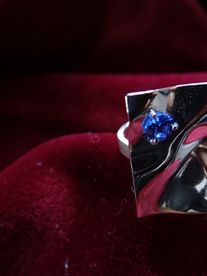 A006 anel de prata amassado com zirconia