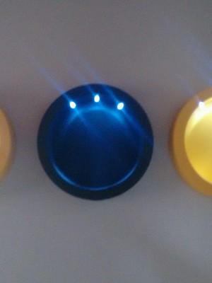 Tres nichos g coloridos com led