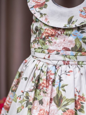 Vestido floral marrom