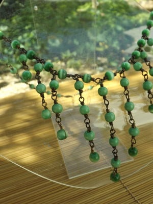 Colar de franjas verde