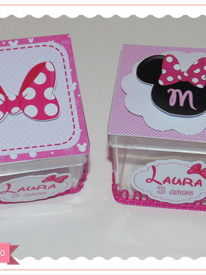 Caixa acrílica 5x5 com aplique 3d - minnie rosa