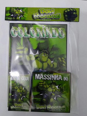 Kit de colorir hulk cut com massinha
