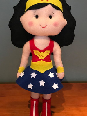Mulher maravilha em feltro