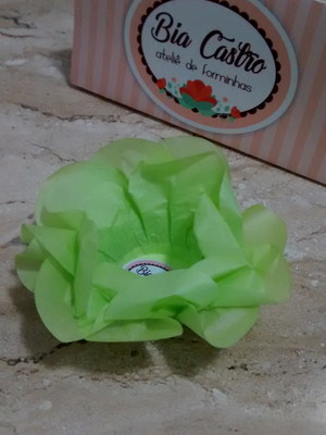 Forminha para doces finos em papel verde claro