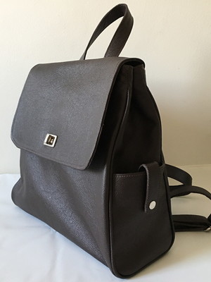 Mochila de couro legítimo!