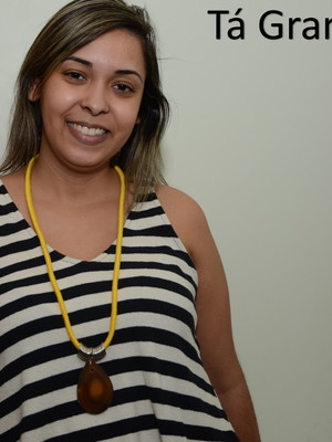 Cordâo de linha amarelo com chapa de ágata natural
