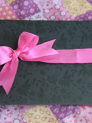 Convite pink com envelope preto