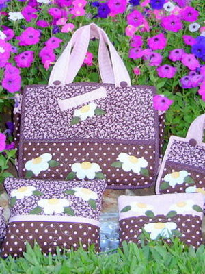 Conjunto bolsas e nécessaire poás...