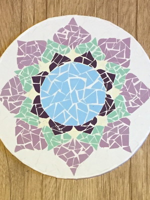 Mandala 20 cm em mosaico colorido flor de lótus