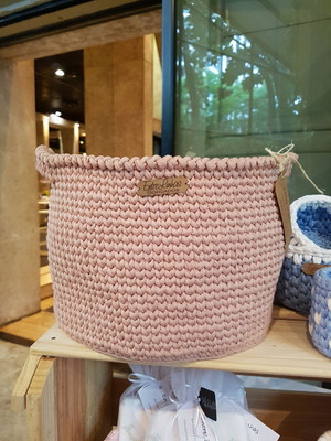 Cesta em crochê 25x25 cores a combinar