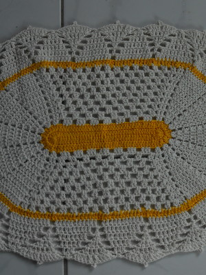 Tapete de crochê oval barbante