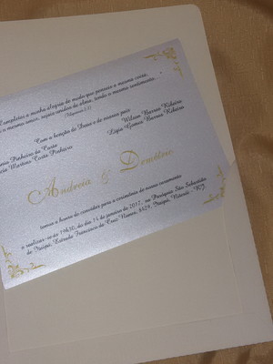 Convite envelope aba reta marfim