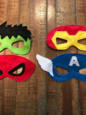 Máscara infantil em feltro super herois