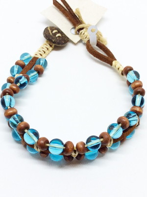 Pulseira em macramé com murano