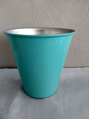 Cachepot violeta n°4 em alumínio