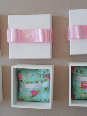 Caixa em mdf com mini almofada