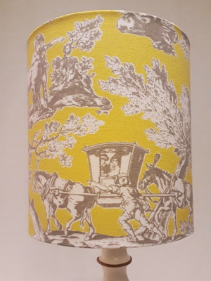 Cúpula para abajur toile de jouy amarelo e bege