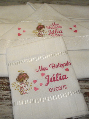 Kit toalha banho e mão bordada batizado - anjinha