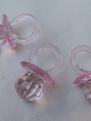 Chupeta acrílico rosa para cha de bebê menina