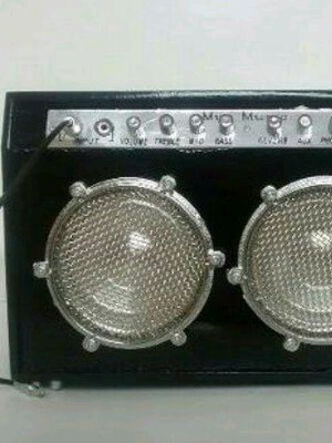 Miniatura de amplificador médio