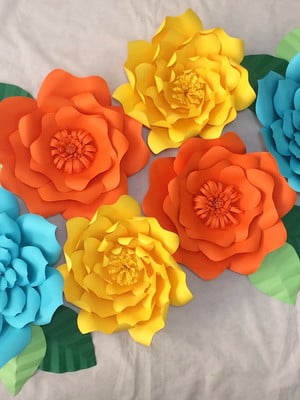 Kit 7 com 6 flores papel gigante + 8 folhas