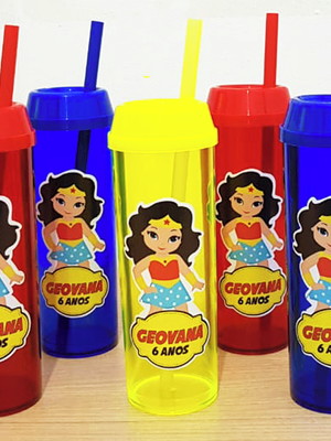 Copo long drink com tampa e canudo mulher maravilha