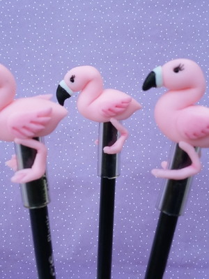 Ponteira de lápis flamingo em biscuit