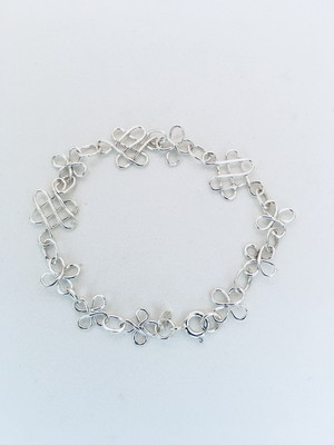 Pulseira em fios de prata