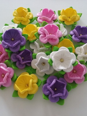 Mini flores em eva